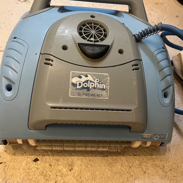 Dolphin Supreme M3 poolrobot – service och felsökning i Skåne