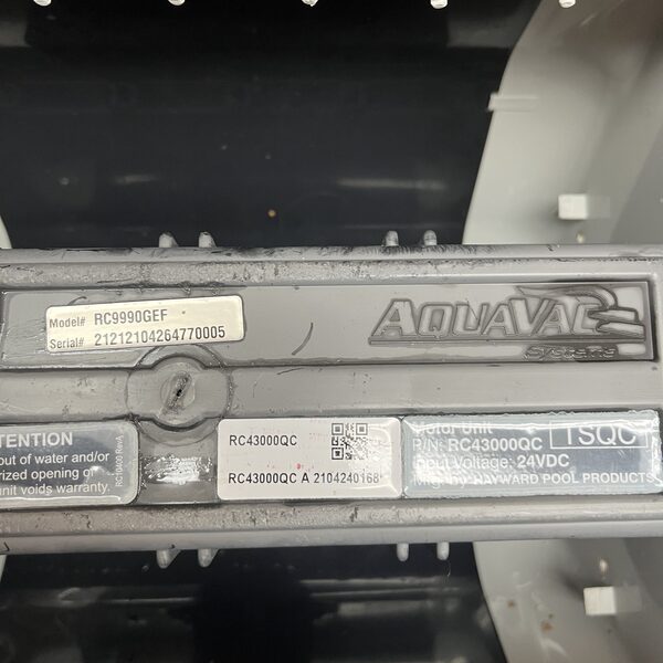 Poolrobot – identifiering av modell och märkdata